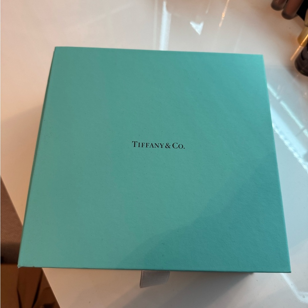 ✨ Auth Tiffany Perfume Box ✨